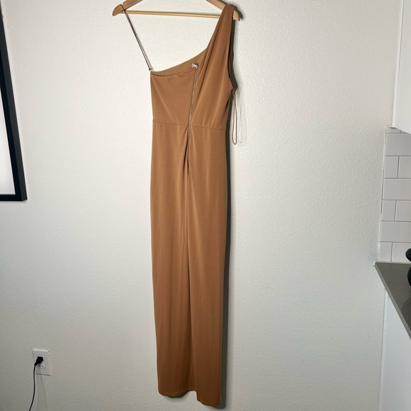 Alice + Olivia Ashby Hip Cutout Dress in Camel - Picture 6 of 7